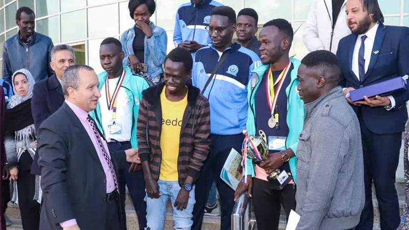 رئيس جامعة السويس يستقبل بعثة طلاب الجامعة المشاركين في الملتقى الأول للطلاب الوافدين