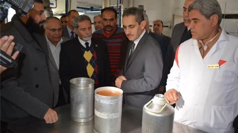 محافظ الغربية .. في زيارة لمعقل إنتاج العطور 