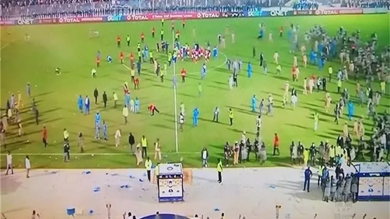 الكاف يعاقب الهلال السوداني بسبب شغب لقاء الأهلي المصري