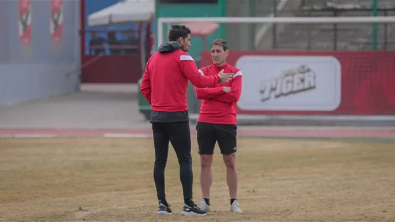 فشل محاولات مسئولي الاهلي بإقناع شريف اكرامي للتراجع عن الرحيل