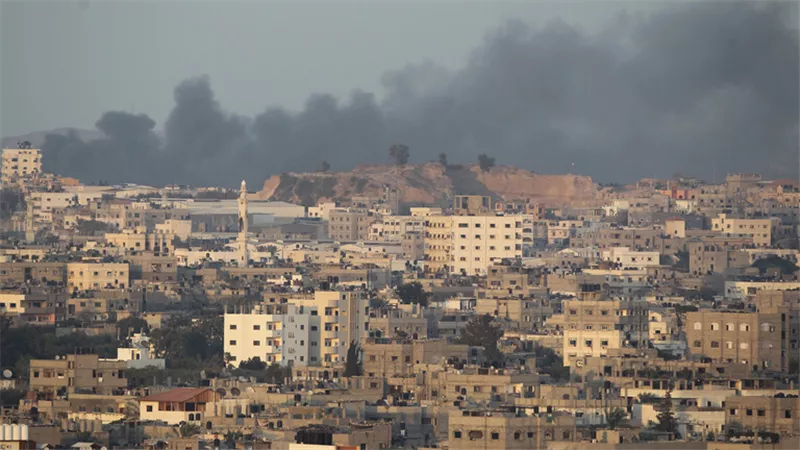 الجيش الإسرائيلي يقصف موقعا جنوب قطاع غزة