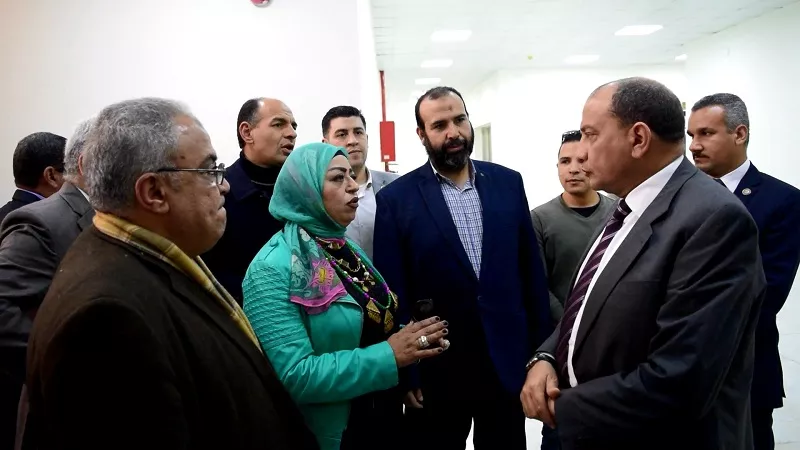 رئيس جامعة بني سويف يفتتح مبنى الكيمياء بكلية العلوم بشرق النيل