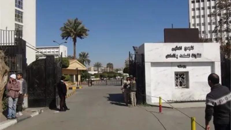 خروج جثمان الراحلة نادية لطفى الى مقابر الاسرة فى صمت