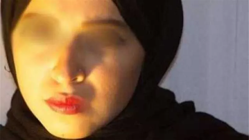 يطلق النار على خطيبته ويحاول الانتحار وسط ذهول المارة بالنزهة.. فيديو