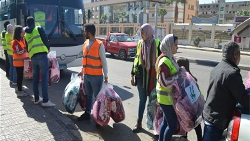 قافلة طلابية لتوزيع البطاطين والملابس في معهد شلل الأطفال بإمبابة