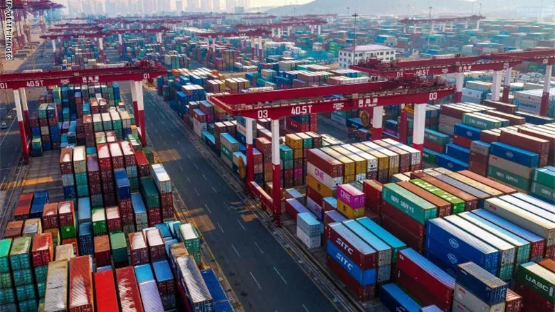الصين تخفض الرسوم الجمركية على واردات أمريكية