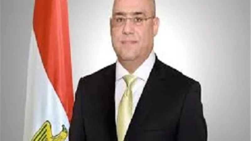 وزيرا الإسكان والعدل يفتتحون مجمع خدمات الشهر العقاري المطور بمدينة العاشر من رمضان