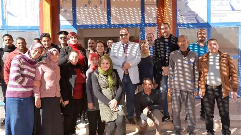 محافظ أسيوط يزور المدرسة اليابانية ويتفقد بعض المرافق والخدمات