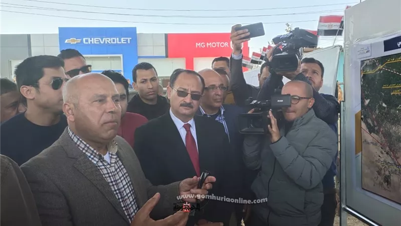 وزير النقل والمواصلات يتفقد بعض المشروعات بالقليوبية والمنوفية.. صـــــور