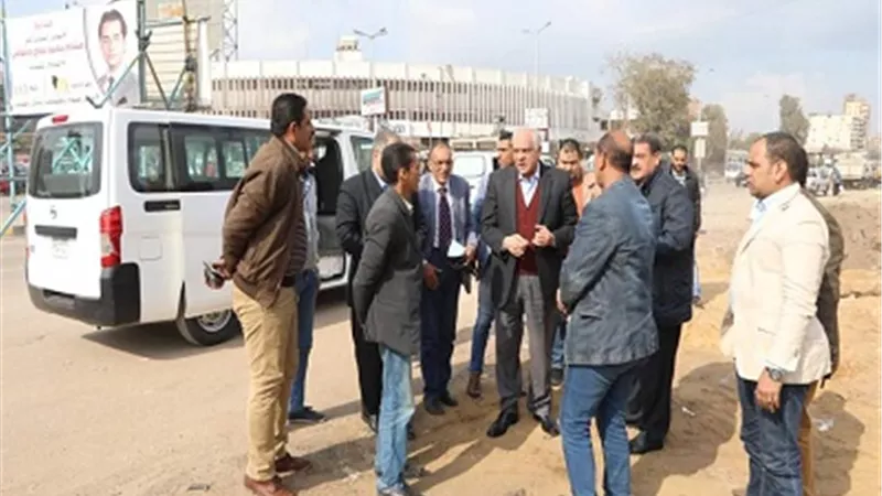 محافظ الجيزة يكلف بمتابعة اماكن توزيع عمال النظافة بالشوارع