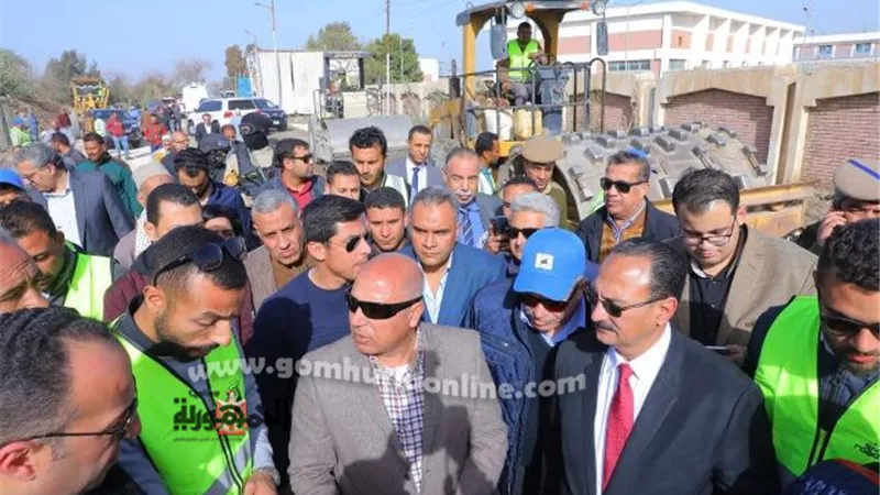 وزير النقل يشهد إنطلاق تنفيذ مشروع اعادة رصف وتطوير ورفع كفاءة الطرق المحلية داخل 12 محافظة