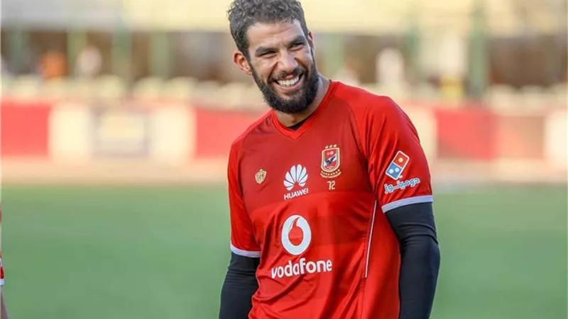إكرامى الكبير .. شريف سينتقل لأى نادى عدا الزمالك