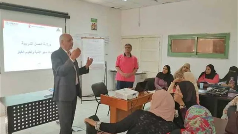 رئيس تعليم الكبار بسوهاج: محو أمية 9782 مواطنًا فى 6 أشهر