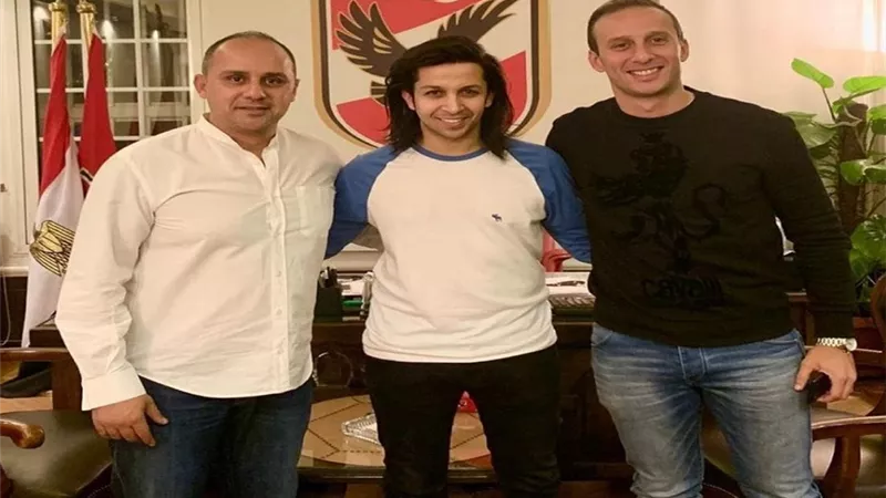 مدير تسويق النادي الأهلي يعلن عن مشروع فني مع 