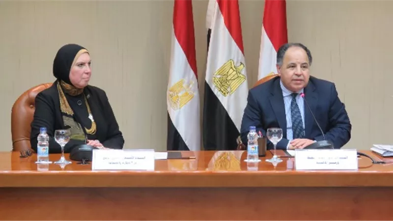 وزيرا المالية والتجارة والصناعة يُوَّقعان ٣٤ «اتفاق تسوية» للمستحقات المتأخرة للمصدرين
