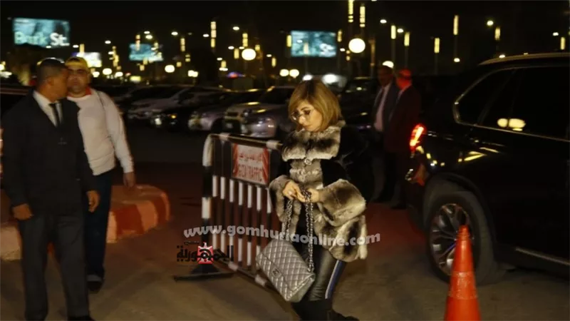 لميس الحديدى فى عزاء نادية لطفى