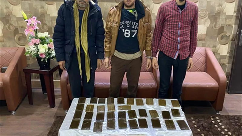 عصابة الكيف سقطت بالمرج.. استقلوا سيارة لترويج مخدر الحشيش
