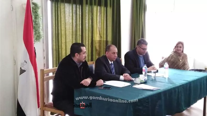 بالصور.. مدير تأمين صحى الشرقية يؤكد على بدء حملة الكشف على طلبة المدارس والتوعية ضد الكورونا