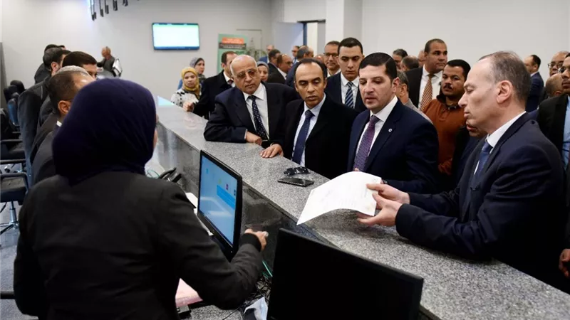 رئيس هيئة الاستثمار يبحث إمكانية تعزيز الفرص الاستثمارية بالمنيا