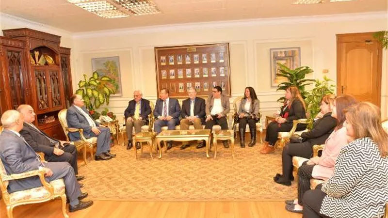 محافظ أسيوط يستقبل وفدا سياحياً على هامش زيارتهم لمسار رحلة العائلة المقدسة