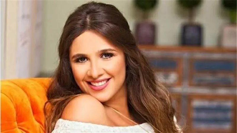 أنوثة ياسمين عبد العزيز تخطف الانظار على انستجرام