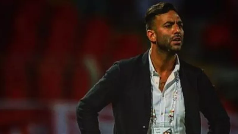 ميدو يفتح النار على حكم مباراة الزمالك و الاسماعيلى