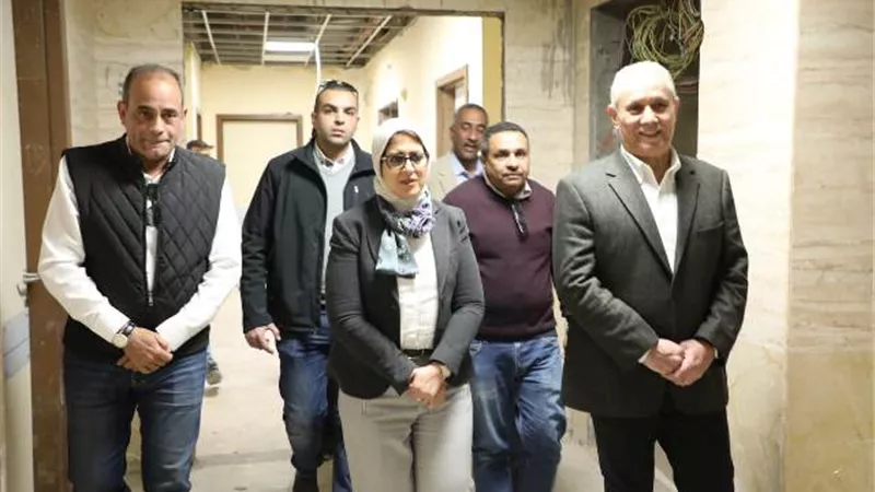وزيرة الصحة تشيد بمعدلات تنفيذ الأعمال بمستشفى ووحدة صحة البياضية
