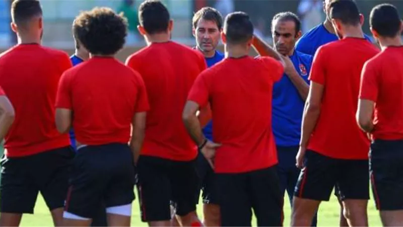 الاهلى يبدأ المفاوضات مع نجميه لقطع الطريق على بيراميدز