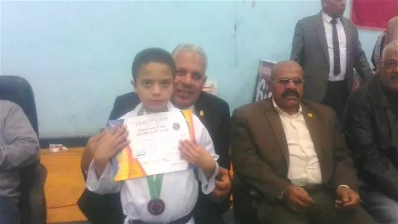 3 أشقاء بسوهاج يحصلون على المركز الثاني والثالث في بطولة الجمهورية للكارتية..صور