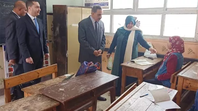 محافظ كفرالشيخ يتفقد مدرسة الأمل للصم والبكم بالعاصمة