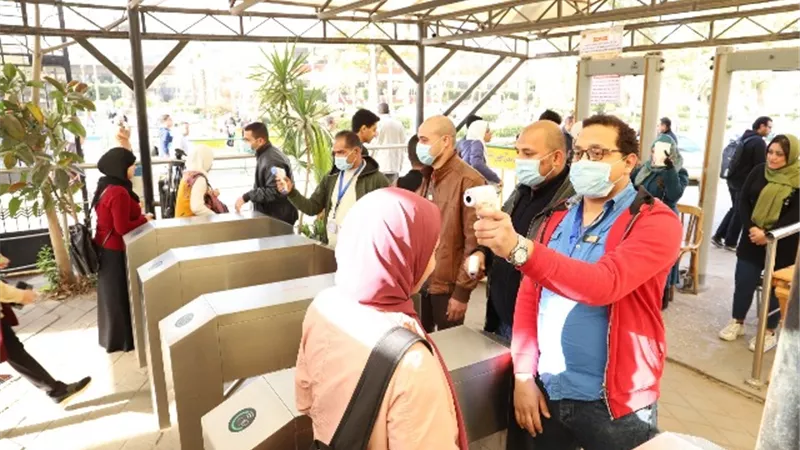 جامعة عين شمس تستهل الفصل الدراسي الثاني بإجراءات احترازية ضد كورونا..صور