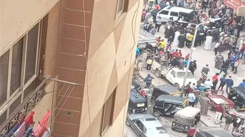 شاب يذبح صاحب سنترال بفيصل والأهالى يتحفظون عليه