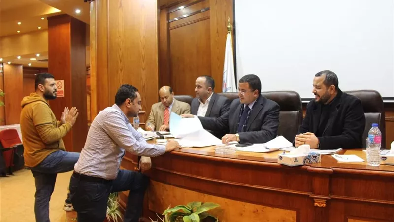لليوم الثاني.. استمرار تلقي طلبات الترشح لعضوية مجالس الإدارة والجمعيات العمومية.. و٢٠ مرشحا بأخبار اليوم