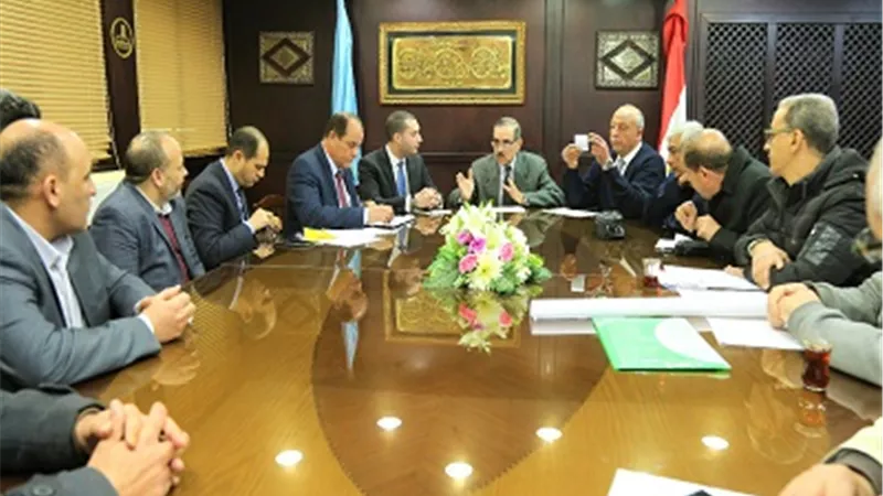 محافظ كفرالشيخ يناقش سبل التعاون المشترك للاستثمار والمشروعات المصرية بين السكة الحديد والمحافظة