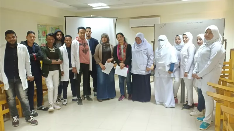 قافلة جامعة المنصورة الطبية تختتم الكشف الطبي على 1025 حالة في الخارجة