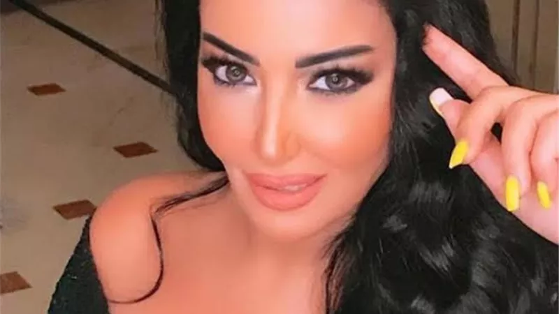 سمية الخشاب تشعل تطبيق 