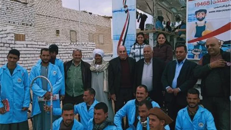 وزير القوي العاملة يتابع الدورات التدريبية بـ 8 وحدات متنقلة لتدريب الشباب والفتيات بالقرى