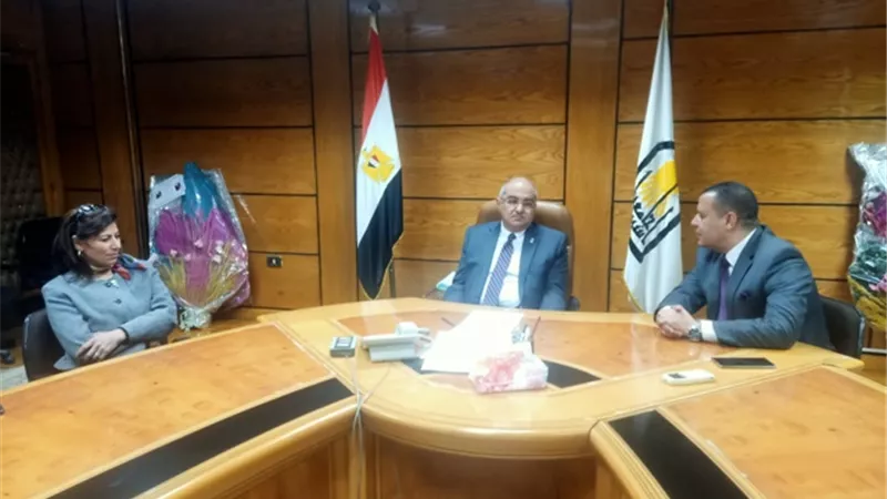 رئيس جامعة أسيوط يستقبل وفد الطائفة الإنجيلية