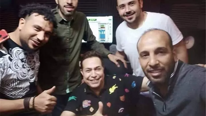 على غرار نانسى عجرم.. حكيم يطرح 