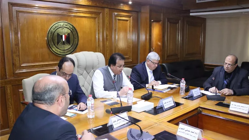 وزير التعليم العالي يطالب بوضع خطة لزيادة الجامعات التكنولوجية إلى ٢٥ جامعة