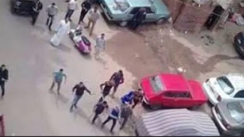 مشاجرة بالأسلحة النارية بين سائقين بسبب أولية تحميل الركاب بشبين القناطر