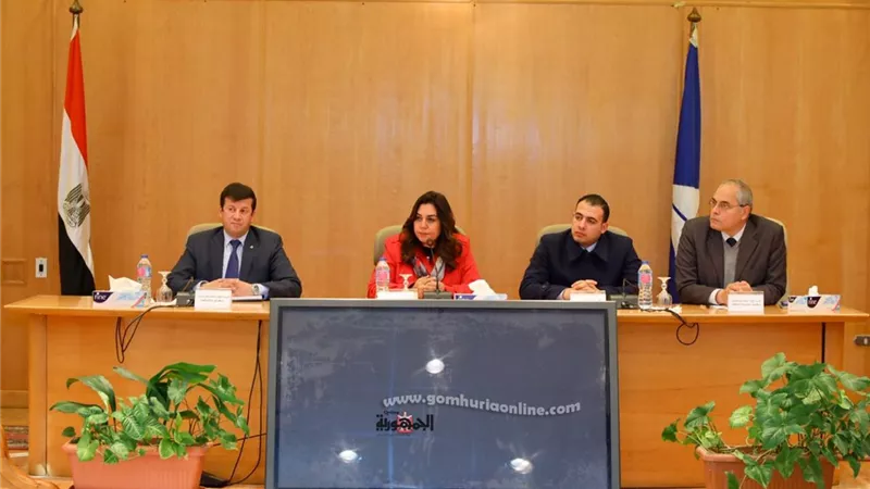 محافظ دمياط تناقش آليات تنفيذ منظومة التحول الرقمى وميكنة القطاعات الحكومية