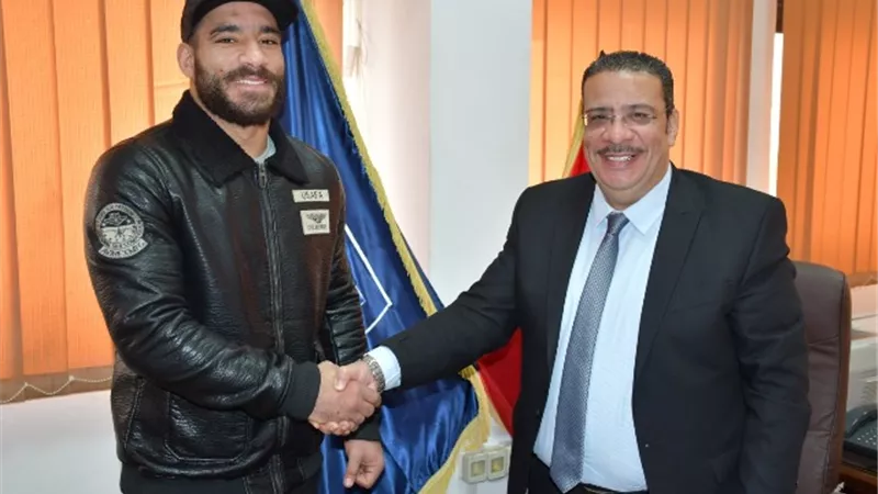 جامعة القناة تكرم الطالب الحاصل على ذهبية المصارعة ببطوله الامم الافريقيه