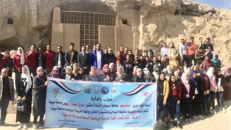 جامعة أسيوط تنظم زيارة سياحية لدير السيدة العذراء بدرنكة