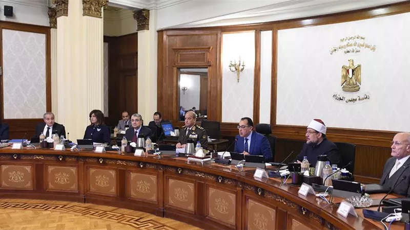الحكومة فتح باب الإجازات امام أطباء الأسنان والصيادلة