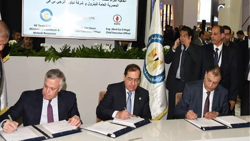 الملا يوقع اتفاقية مع 
