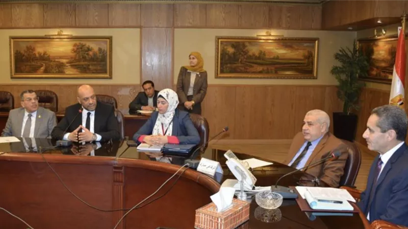 محافظ الغربية .. يناقش إستعدادات إقامة ماراثون لصالح مستشفى 57357 لسرطان الأطفال بطنطا