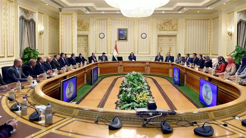 مدبولى: سنتخذ الإجراءات ضد اى مسئول يتقاعس عن حل الشكاوى