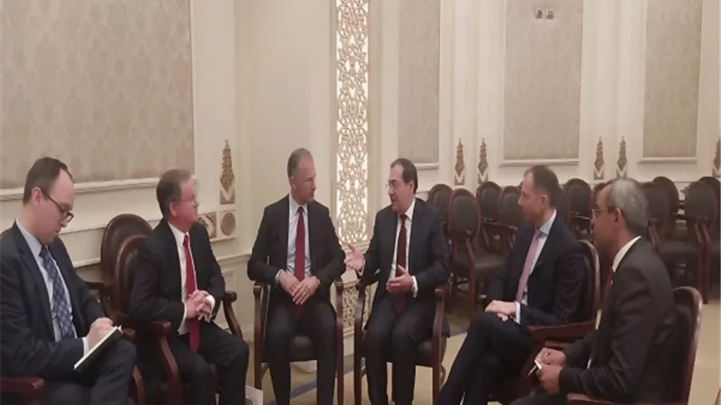 وزير البترول يبحث مع الوفد الأمريكى أنشطة شركاتها العاملة فى مصر