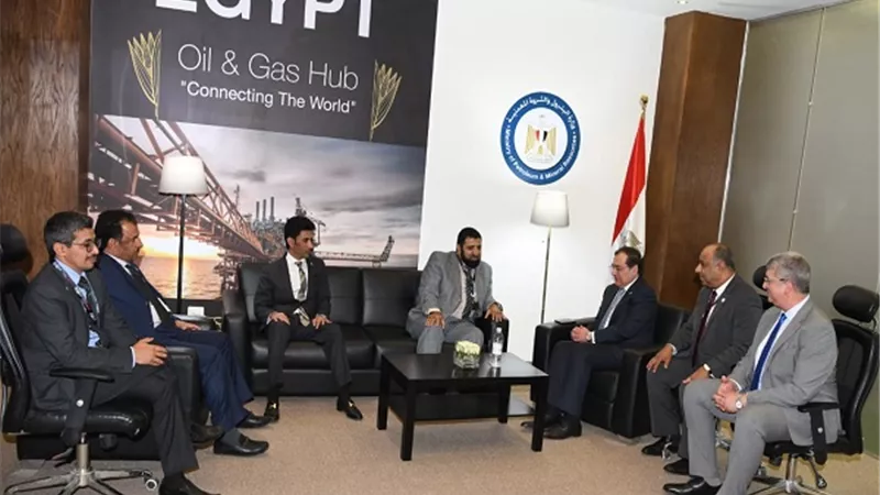 الملا يلتقى وفود أرامكو والبريطانية المتحدة وانيرجين اليونانية